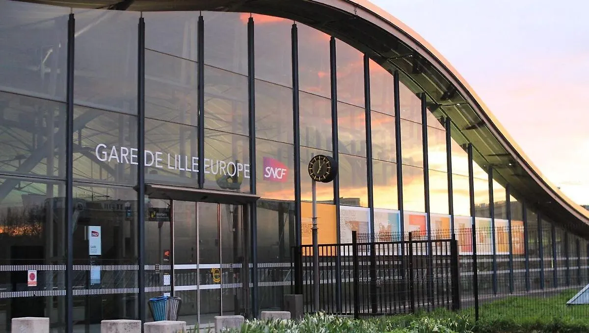 Appartement Deux Chambres Sur La Place Sebastopol Lille 0*,  France