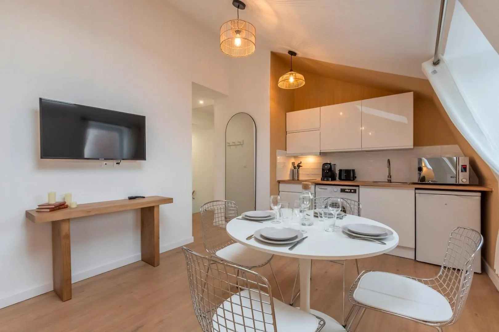 Appartement Deux Chambres Sur La Place Sebastopol Lille